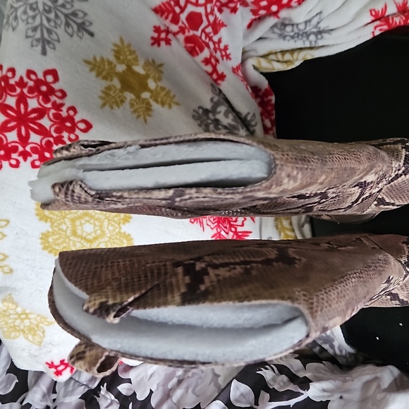 Jessica simpson Harvie knee high boot Brown snake skin Brand new size 9 - Picture 3 of 5